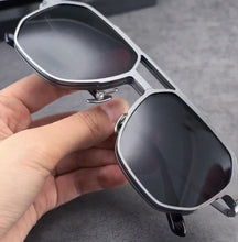Load image into Gallery viewer, Lunettes de vision nocturne pour hommes, lunettes de conduite de jour et de nuit, lunettes de soleil polarisées vintage